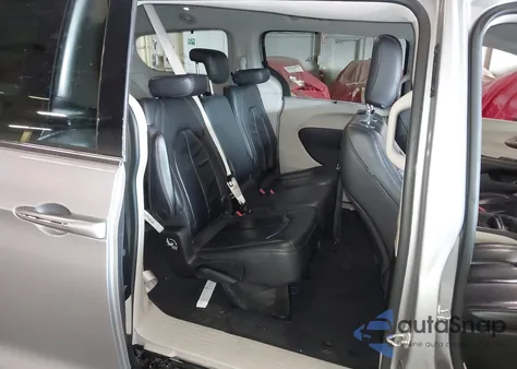 2017 Chrysler Pacifica Touring-L z USA, uszkodzony, nr VIN 2C4RC1BGXHR820375